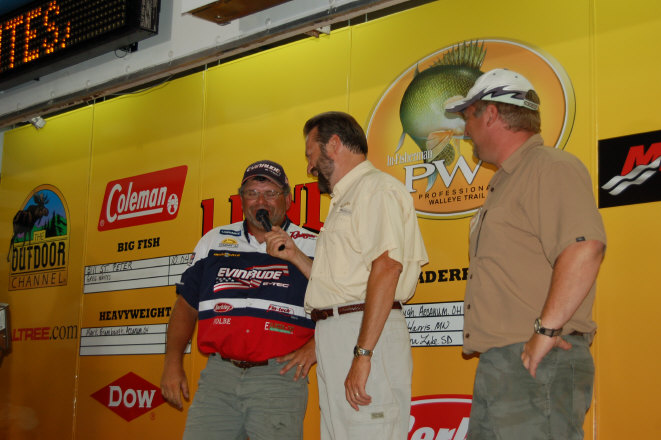 6F521E29-5111-4524-B98A-CC93D299A92F