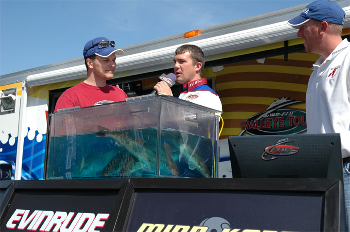 70B20E40-6B9C-4EEB-B9FA-B12693C2FE5C