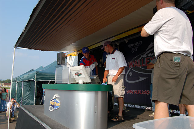 74CCE361-7A07-433C-8F06-103676E5560C