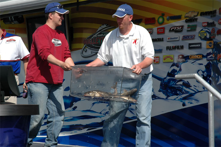 7506127D-D5B9-4B79-8C72-5D3BE16216EE