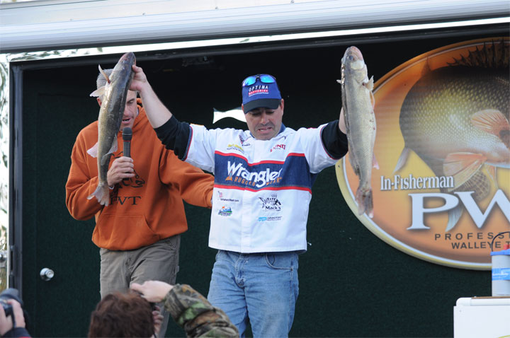 7885A5B6-609B-46E7-B484-188E0A4D7B8C