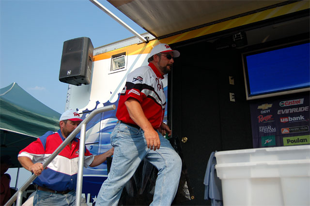 78F85093-EEB3-4D56-89EA-69172FFBBDE8