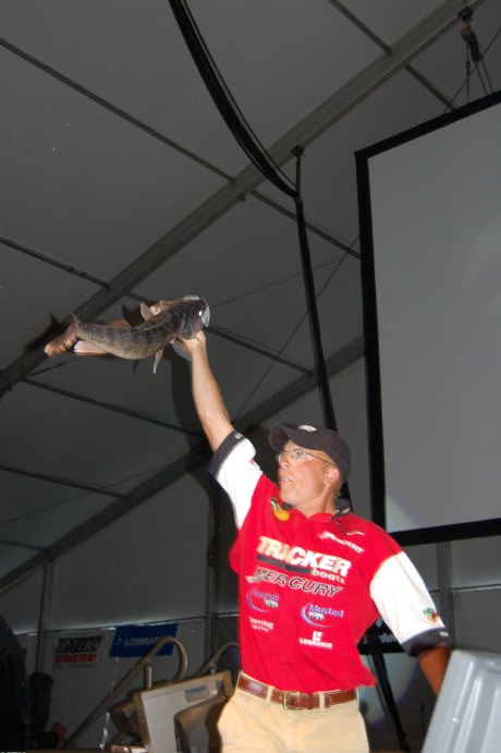 7BAFAE66-B99B-4C4C-B914-F9E1115F14AF