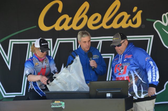 7DA80E6E-B63B-4FD5-B18D-2C5DA73585DF