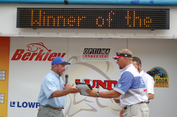 7F23275C-1629-4D44-8A62-F64B3A687EDA