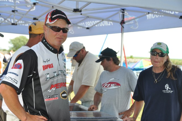 81C04E05-E555-4CA7-81FB-5A492B227191