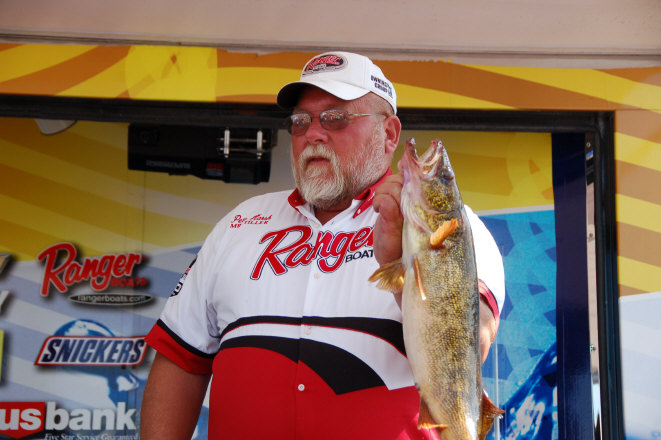 84E54831-B6ED-400B-BDE4-584DD2338210