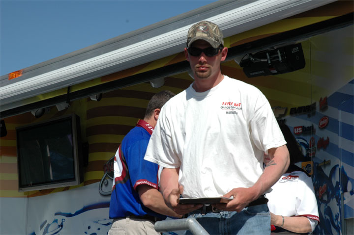 85FC7E3E-AF2B-472F-9343-2E2A002A1C48