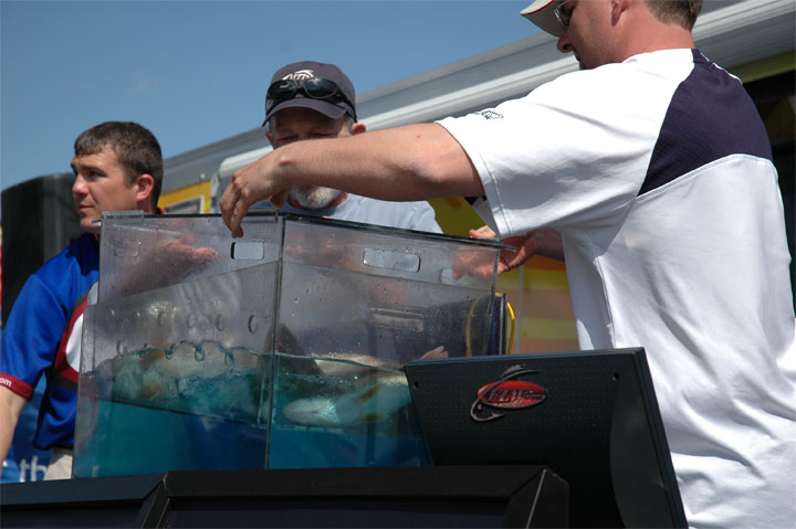 86BC817E-3FDC-42BD-81C6-9F48E55BFC59