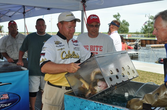 88D15C21-A3DC-4BBD-A0F2-C94DE7ECDAC0