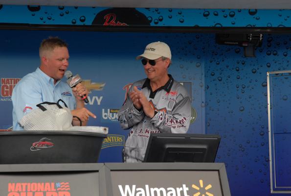 88DCB9BF-F2F4-4128-A36F-C39BA042A3F7