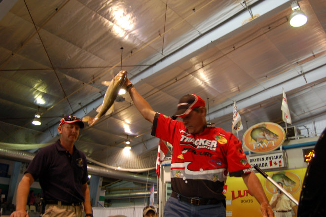 8B5152E3-3713-4145-A3B8-4B081FE7E4D2