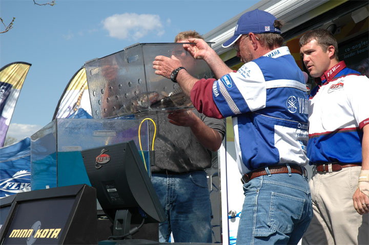 8C9E1F14-5C00-4967-BA5C-D2687521D624