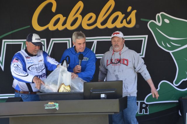 8D522509-5966-4A34-A163-F480A5EC6BEB