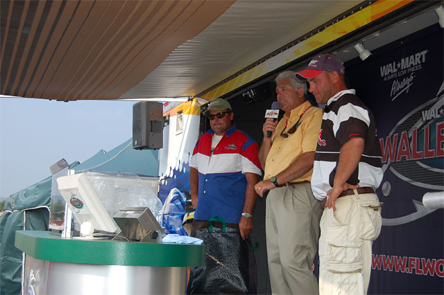 8F75DD79-FC28-4C1A-9DD4-F64D402C9860