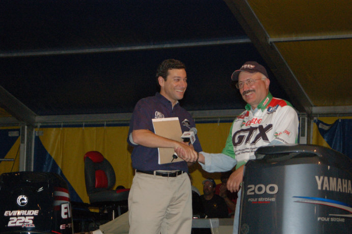 905FF5C4-D055-4B13-BD31-A36C952BCAD3