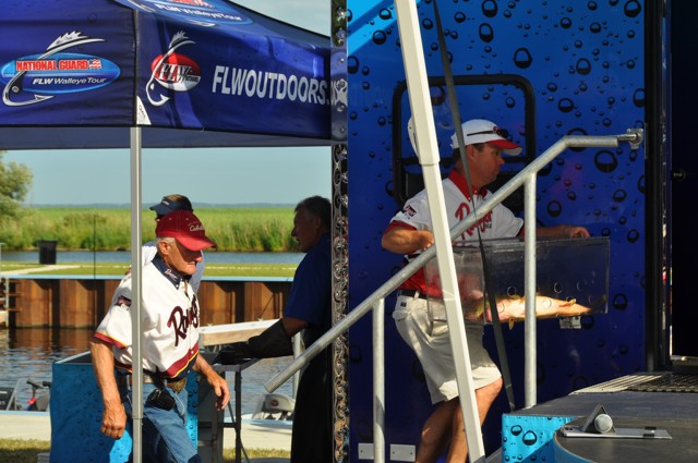 914BB73C-C828-42A3-897E-B1AB3A0F452D