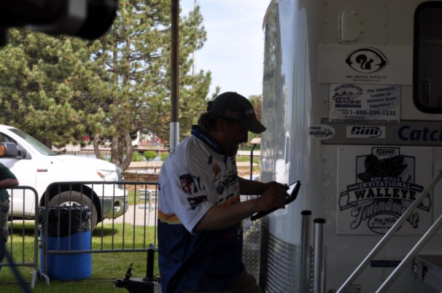 9357932B-9B97-475A-939F-431E22CF47D4