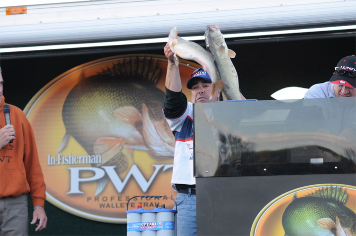 9771F79F-2C95-494B-82C0-3515B2D18E4F