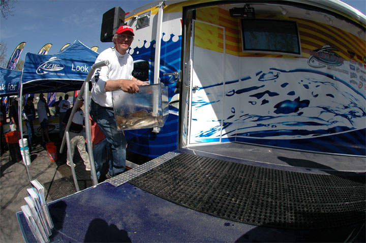 98AFB05D-0660-4A65-959E-EE82A7345856