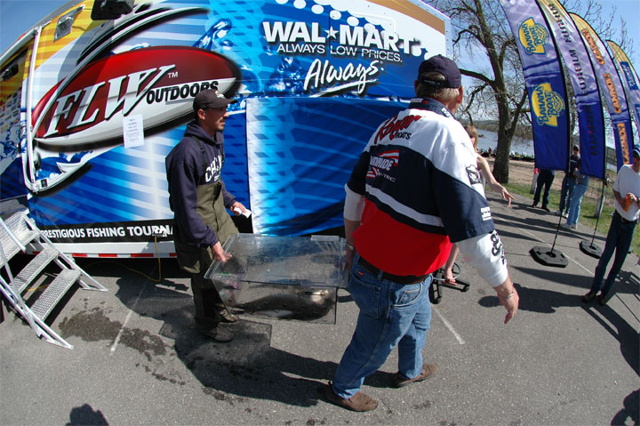 9B56EB45-0B77-4E01-A720-4B97FE6E0EA5