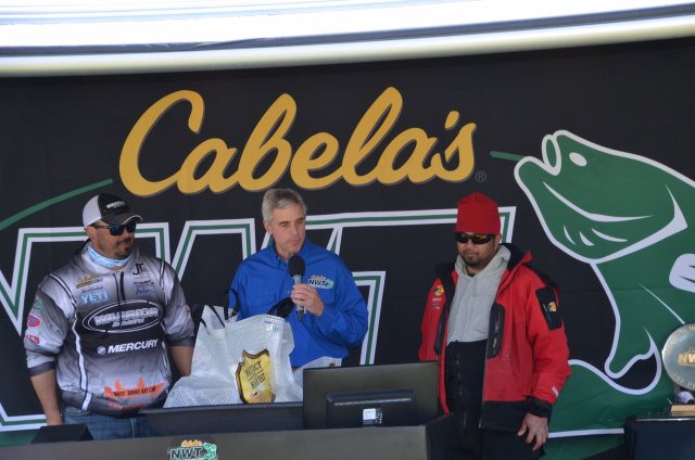 A14D18D4-2B9D-44F7-8DAD-A3D230421E1D