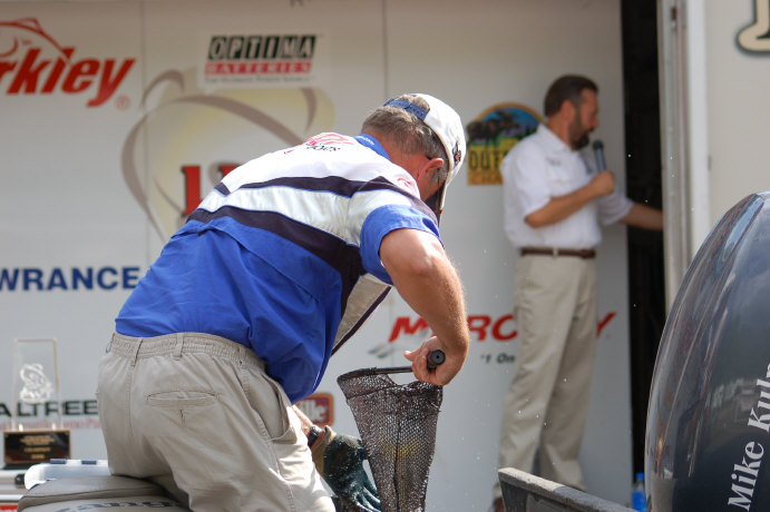 A3CB25B7-11F3-4A2C-B914-D2703D3F0585