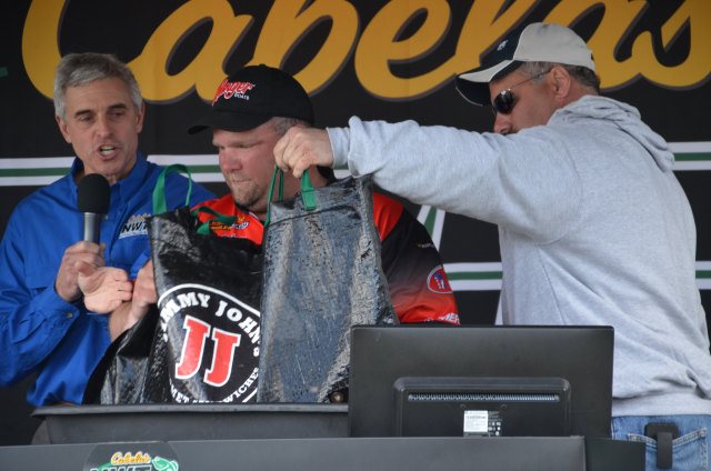 A3EE5B21-9536-41A0-A9F7-CFD3F6234C9E