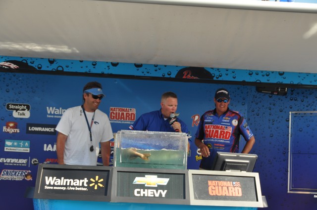 A43E909C-B4DD-4004-8786-28C7D82C3925