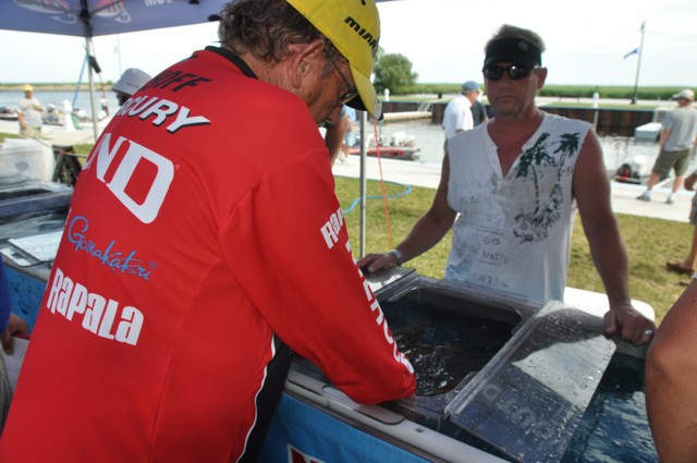 A48DD8A4-393F-4CB5-9B66-B8736502F0E4