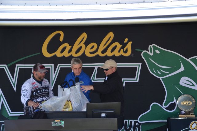 A626F174-4071-45FE-A118-C5C2DD70C5FB