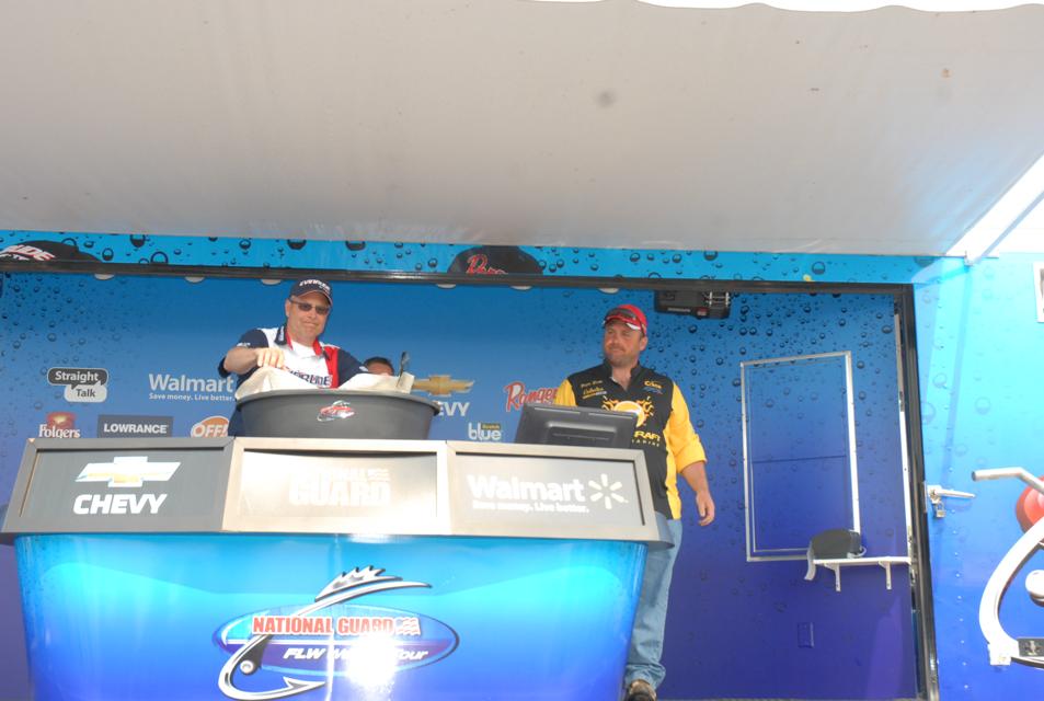 A6C39FF0-A623-4FE9-8BCE-E5CCD6EE346E