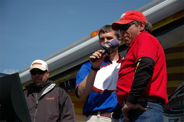 A7EF598E-549B-4A0D-97A3-860FAED3AF14