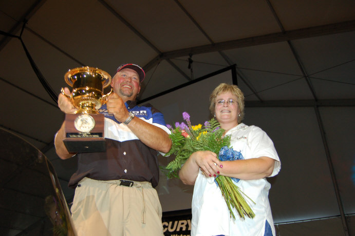 A8EFFCD2-8572-4FEF-ACED-9881E7782C0A