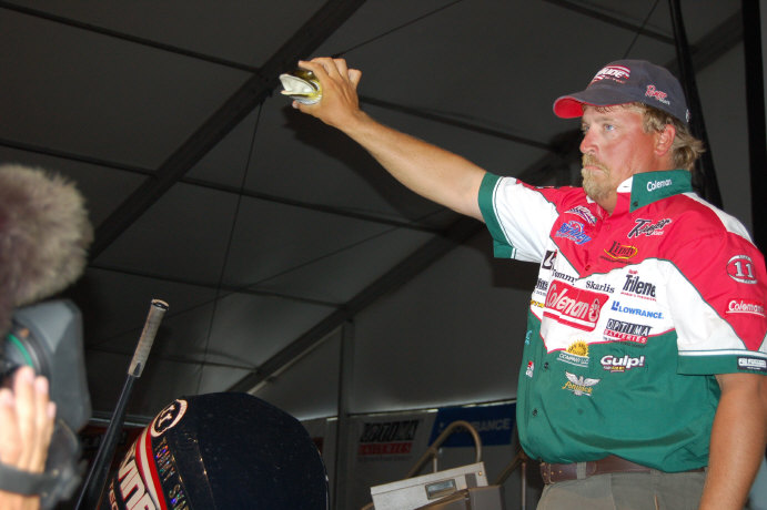 AA20B798-2FF1-4DBC-95A3-4F56339DCF7E