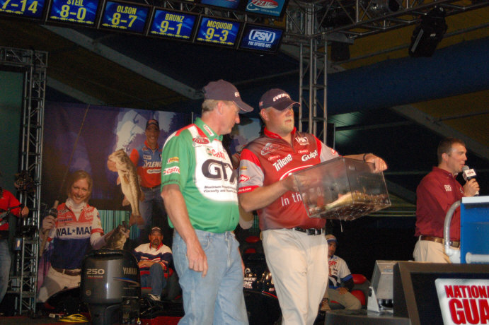 AA8AC4A4-CF29-455F-B6C3-3D5DACE5BF05