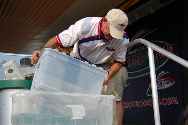 AD39177E-52C4-4E7A-9ECC-DCCAEFD01FFD