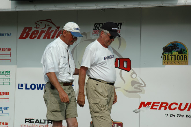 AFD6552A-C1C1-4B7A-BC86-5F24D75C7E7B