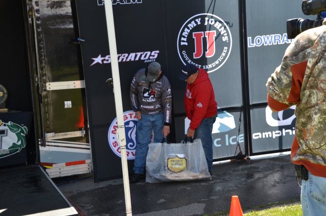 B3426FE8-6D08-496B-8033-CFCA2635C76F