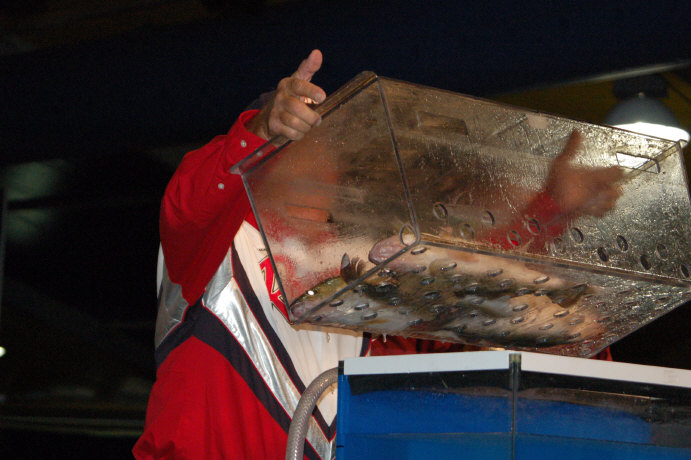 B4F6EBAA-7119-4607-92DC-892CFE405714