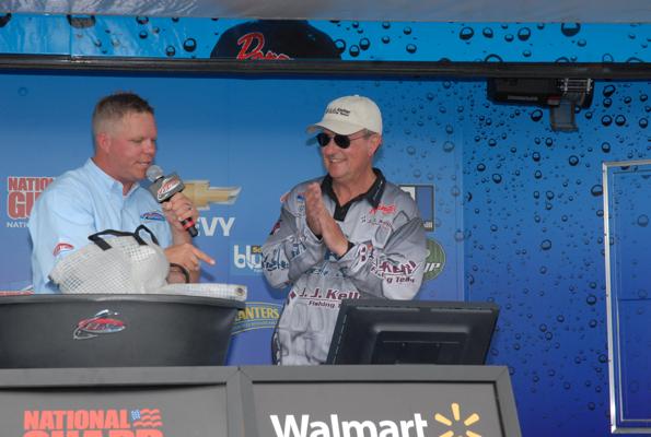 B5AD4727-70DC-43E8-961A-BD4C11092EBE