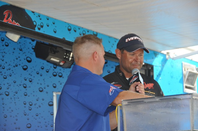 B8D00A0C-10A1-49BB-9353-E9E84827E530