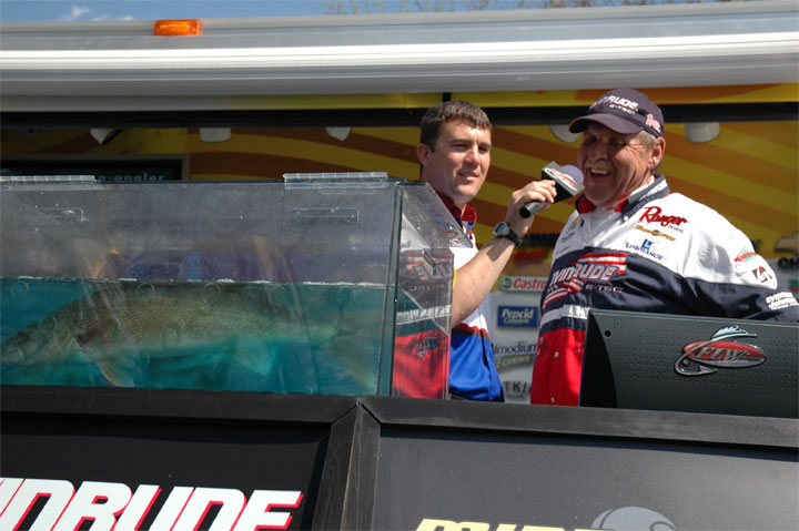 C5099E2E-C7D3-4C81-8CD9-E0AE80DA1B37