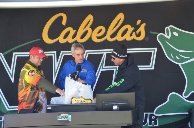 C76985CD-BF40-4EAA-ABA1-1804743DBFD3