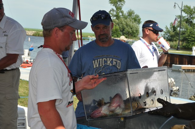 CC96B5F2-338D-41D9-8019-90EFBF971A81