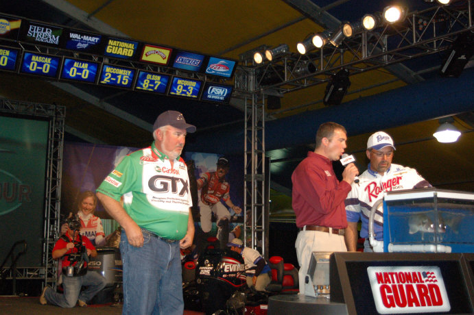 CF031D4D-B16E-48C8-8C72-75AFE0674EFE