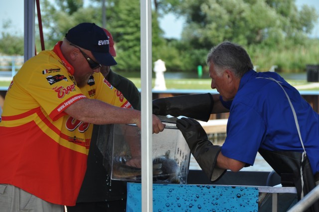 D5159782-29D5-4B0F-9EB7-4990997C63ED