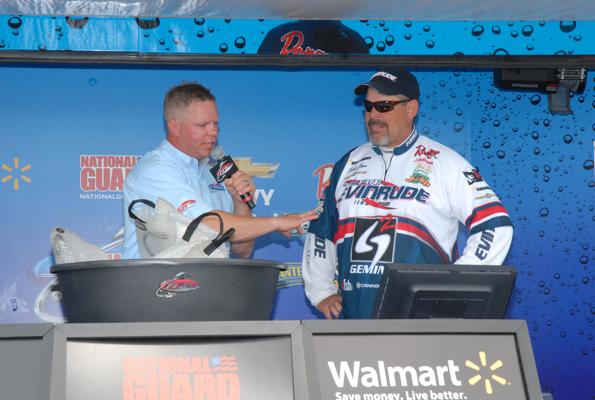 D8389DCC-3868-419B-83E6-2DDD987A5FCA