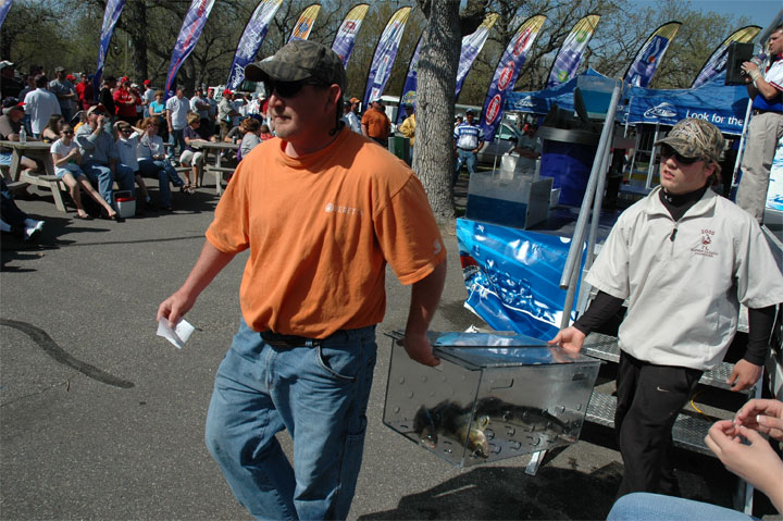 D85BC445-565A-45C4-B9EA-3ADF95181458