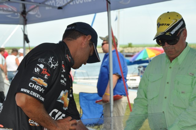 D8E14A6D-E7D9-4102-823C-D21EADBDC5E2